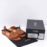 Maje Flache Sandalen für Damen in Camel mit Nieten und Bindeband, Größe 38 (EU), 5 (UK), 7,5 (US), MFACH00497